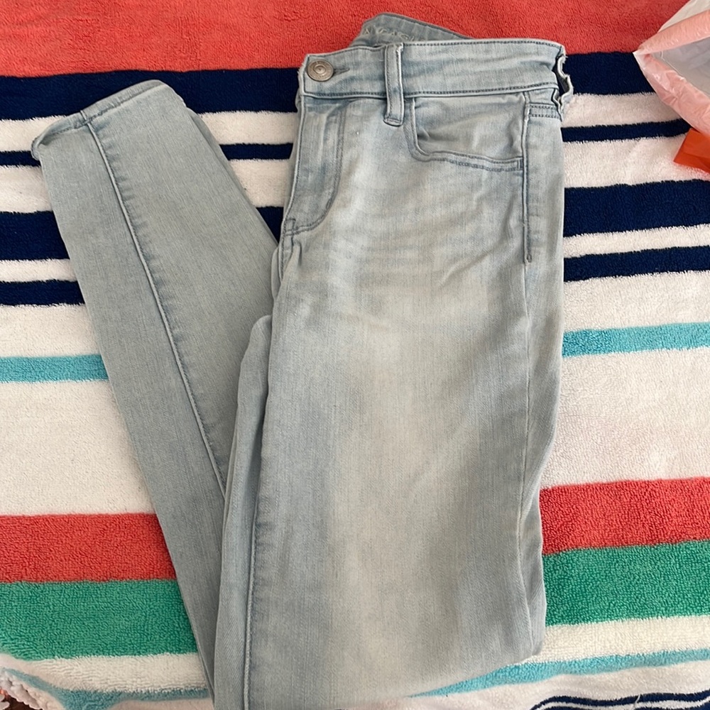 American Eagle, light wash, size 6 Jeggings